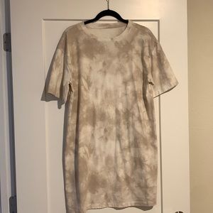 Tan tie dye dress, worn once or twice. In great condition!